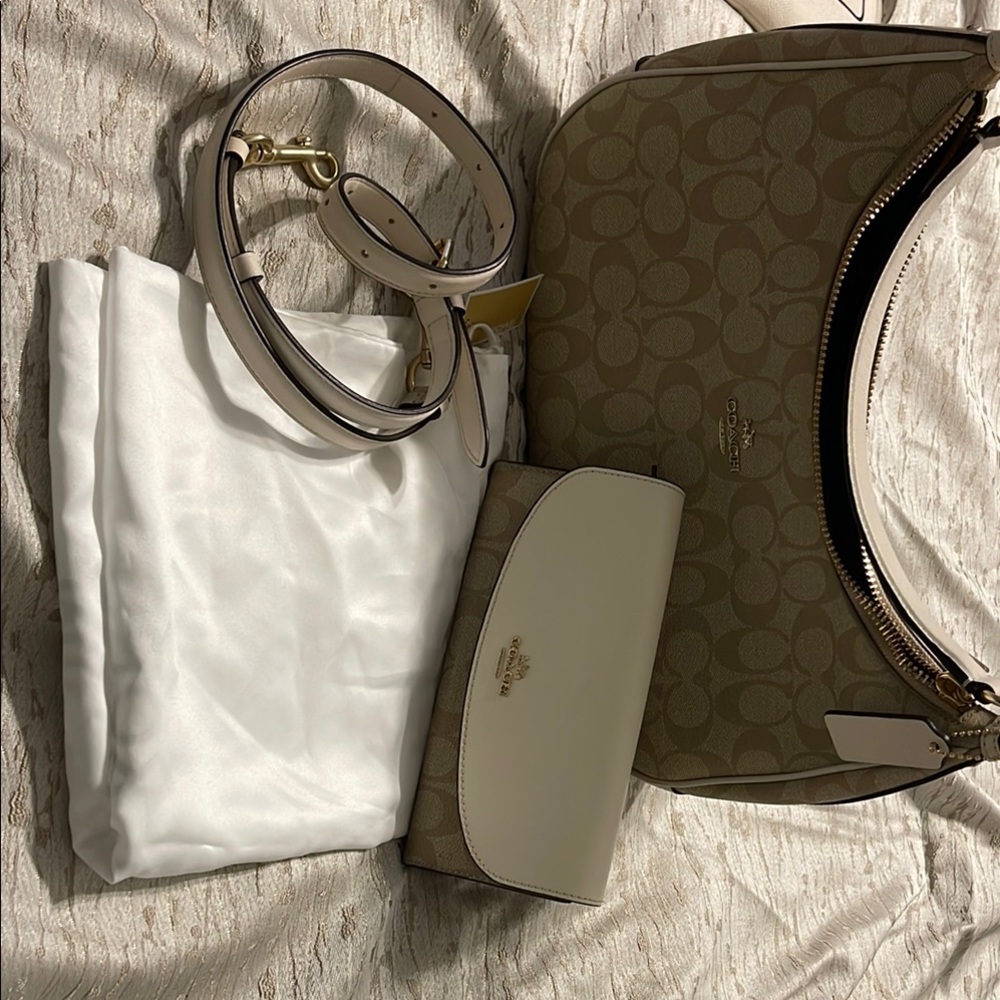 Coach Tan and Cream Shoulder Bag - Picture 3 of 8